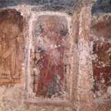 �L'ipogeo � costituito da due ambienti comunicanti - spiega lo speleologo Cosimo Mottolese -. Il primo ospita un affresco di Sant'Antonio vestito di rosso: alla sua sinistra � rappresentato il beato Umberto V e alla sua destra � disegnato San Giacomo�